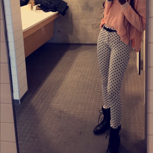 Pants! 👖 - Picture 1 of 12